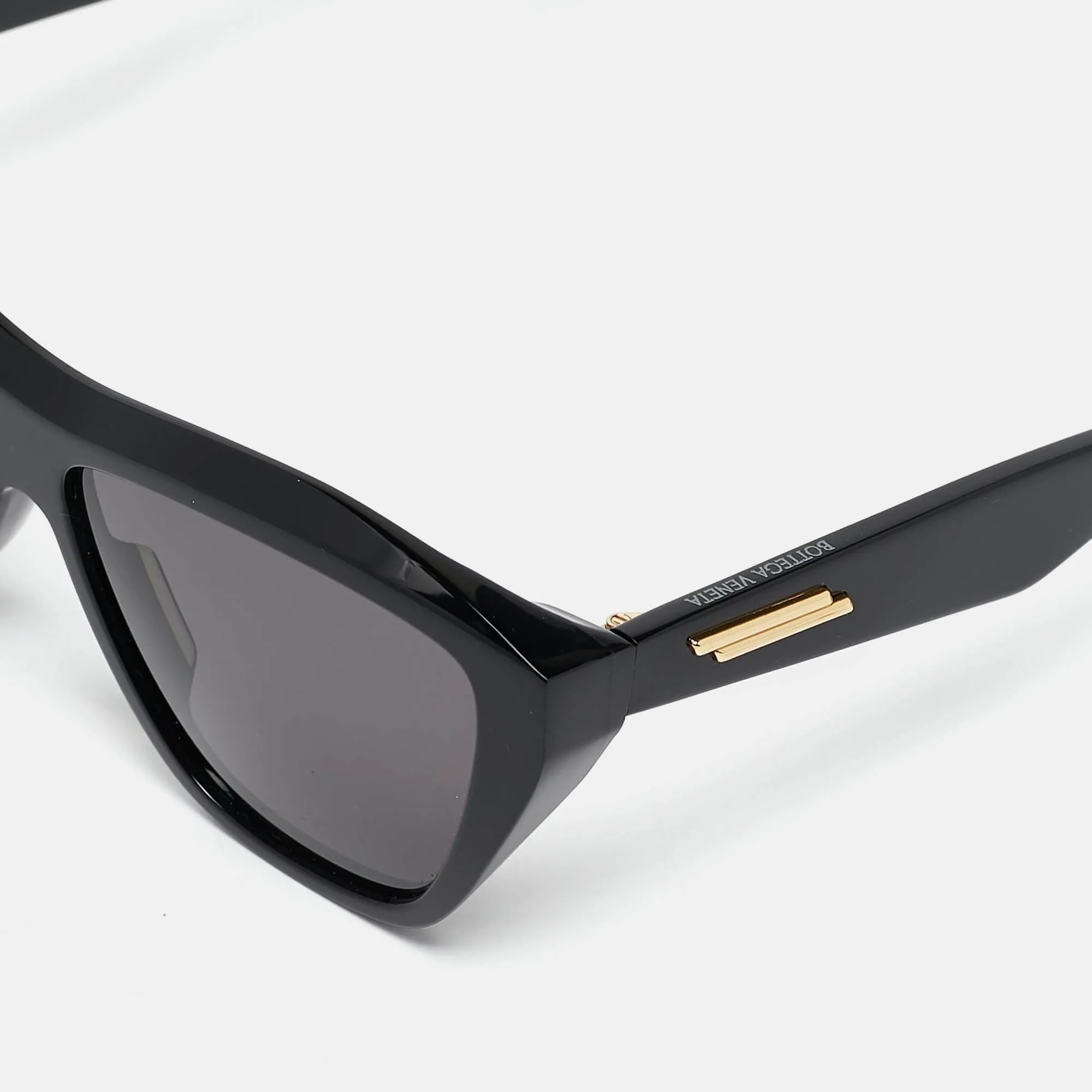 Bottega Veneta Black  Bv1092S Cat Eye Sunglasses