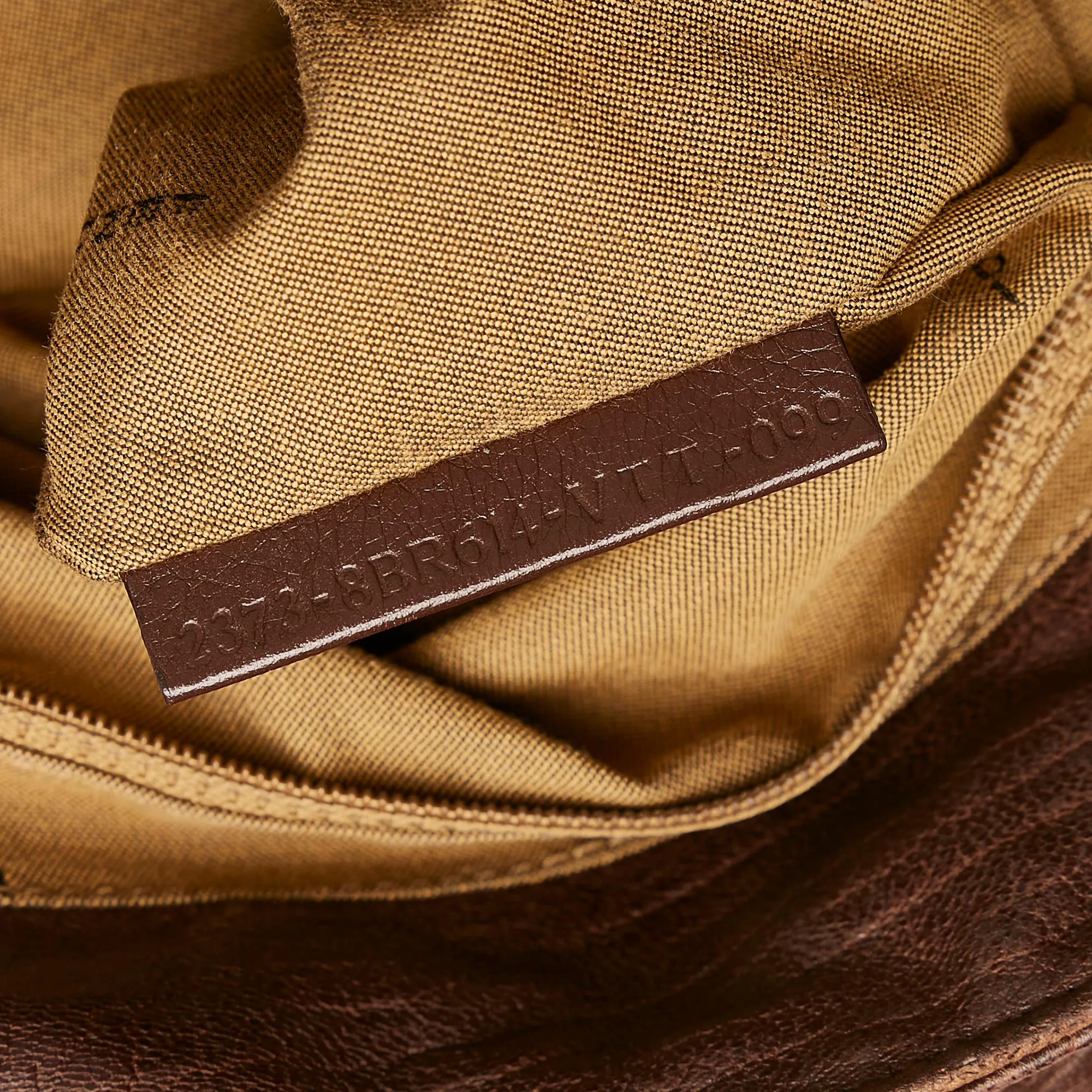 Fendi Mia Leather Shoulder Bag (SHG-33538)