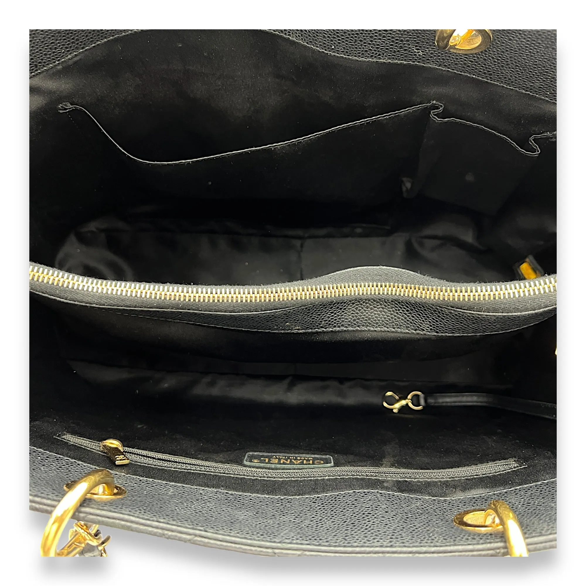 GST XL Black Tote Bag in Caviar Leather, Gold hardware
